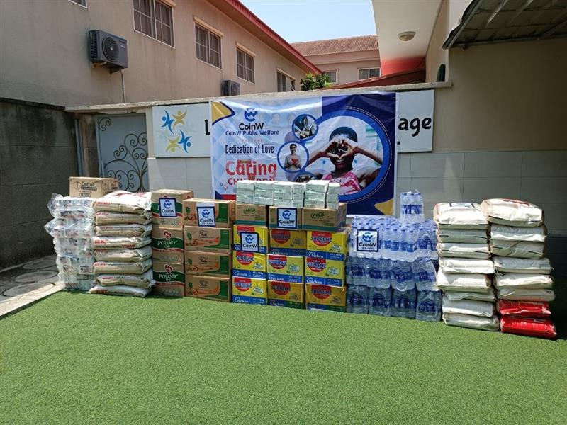Children in Nigeria who need basic necessities have been given supplies by CoinW Public Welfare Action